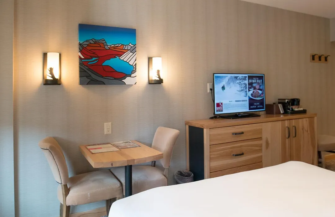 Moose Hotel And Suites-1