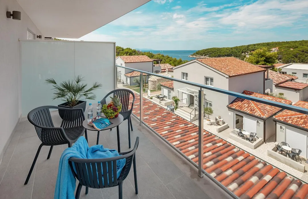 Gava Waterman Milna Resort-1