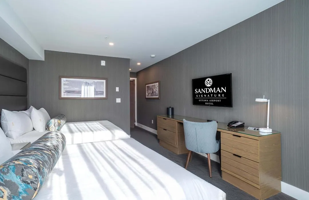 Sandman Signature Ottawa Airport Hotel-1