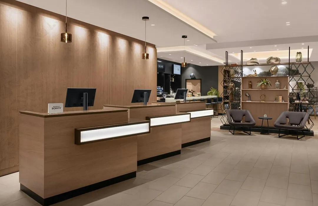Courtyard by Marriott Paris Porte de Versailles-1