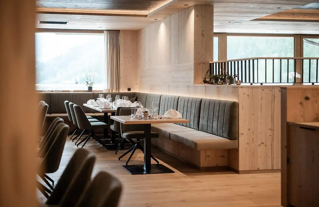 Hotel Kristall-1