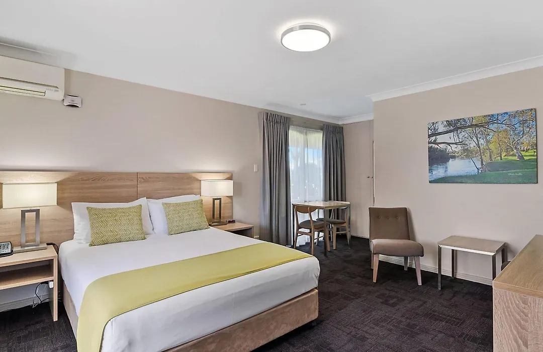 Quality Inn Carriage House-1