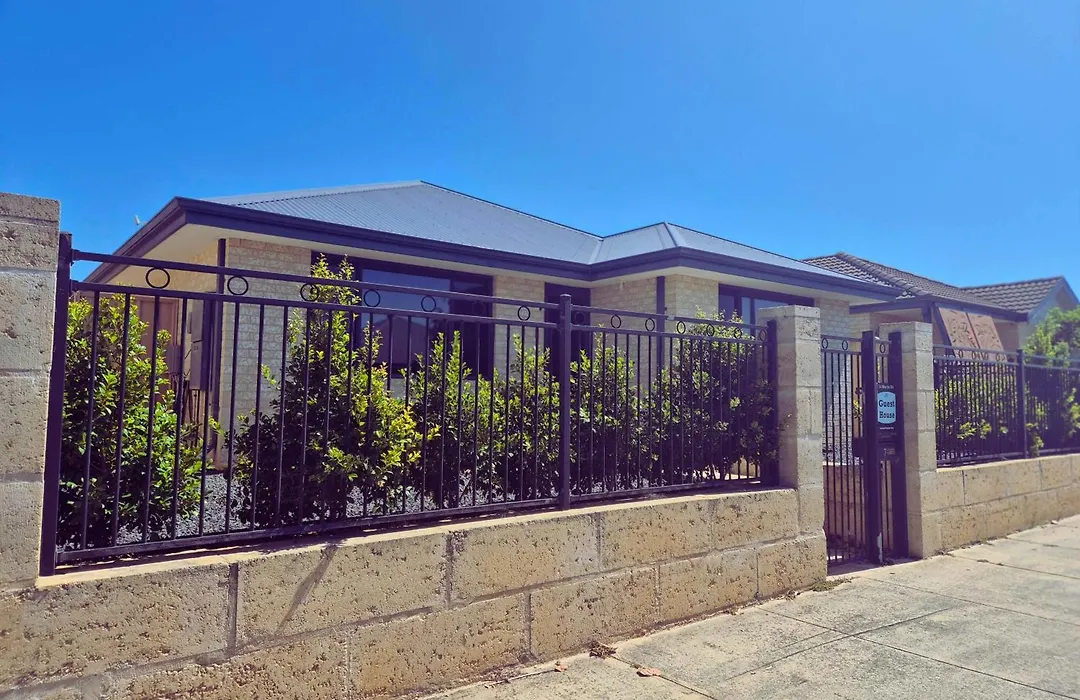 Dalyellup Guest House- Walk To Shops, Near Beach & Bunbury-1