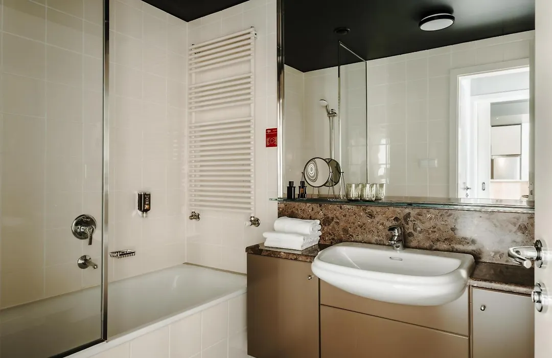 Adina Apartment Hotel Budapest-1