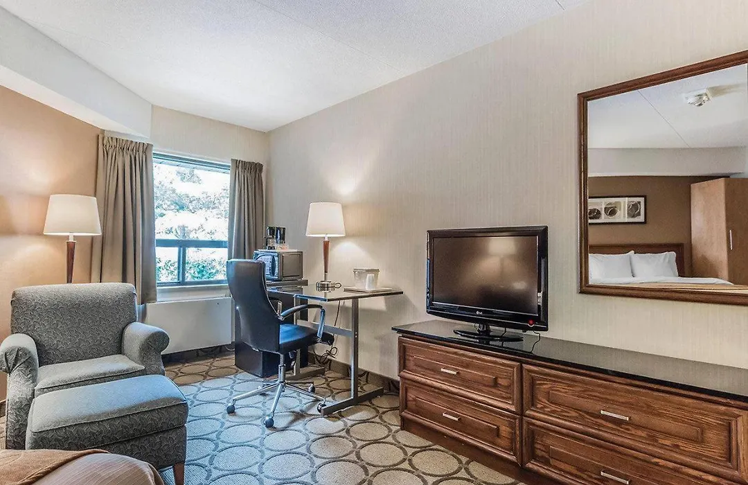 Comfort Inn Drummondville - Highway 20-1