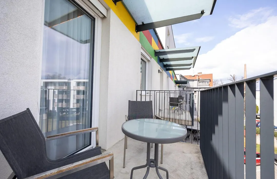 Shome Hotel Graz I Self-Check-In I Free Parking-1