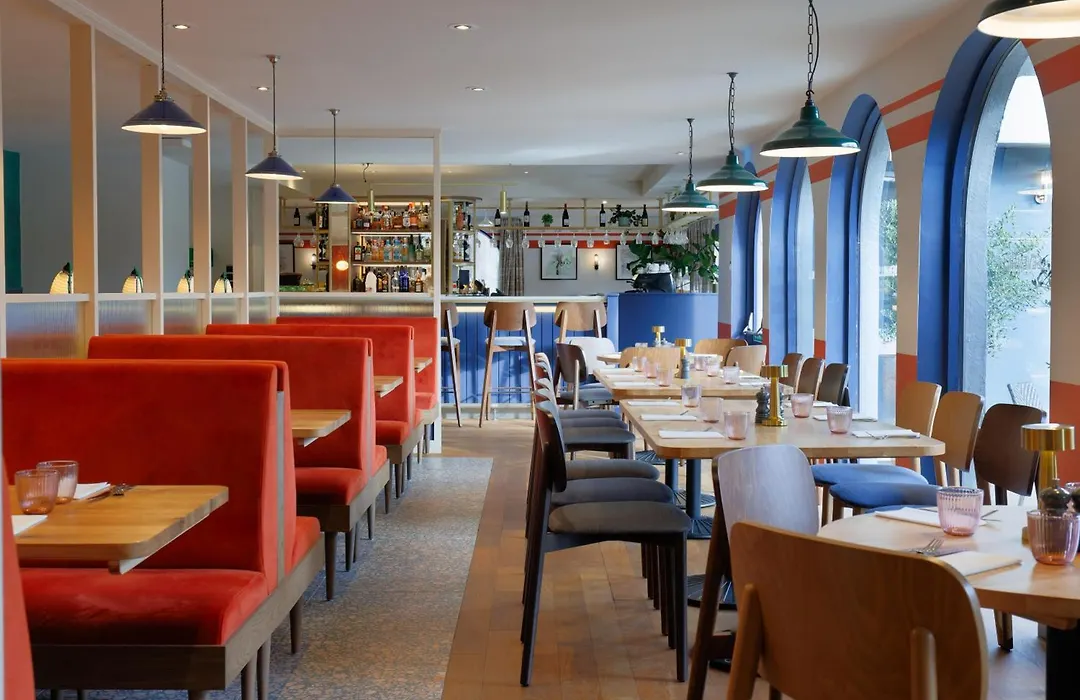 Hilton Cobham-1