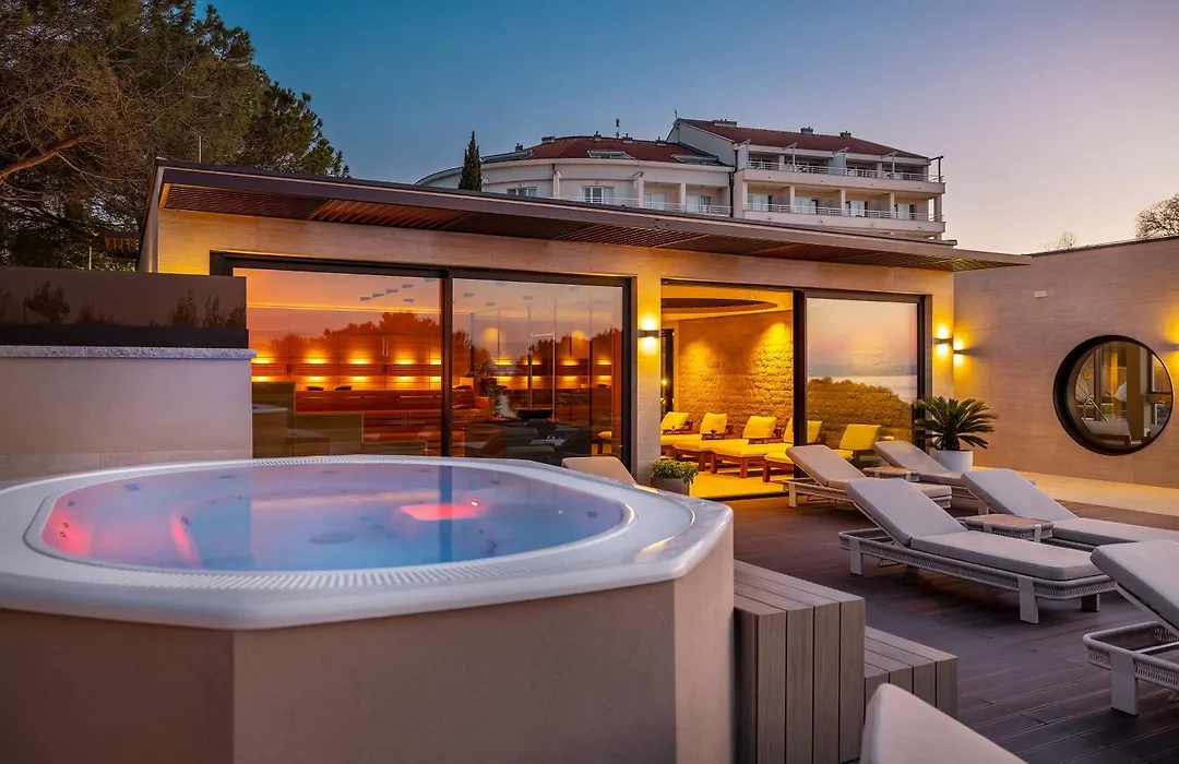 Spa&Wellness Hotel Pinia-1