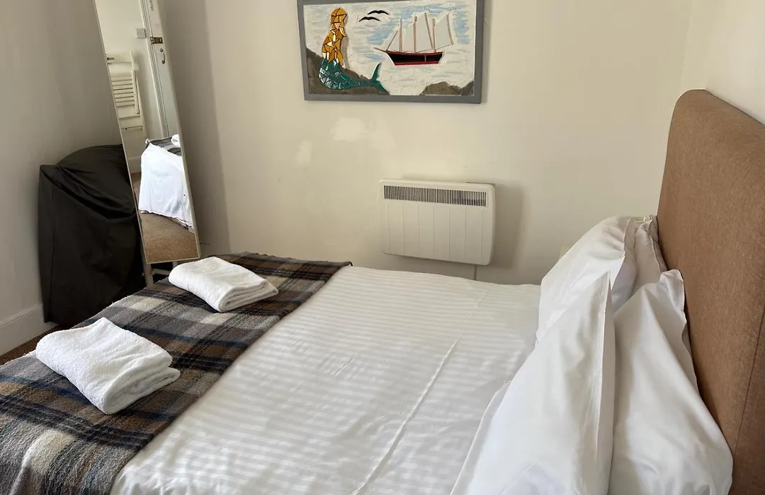 Cadgwith Cove Inn-1