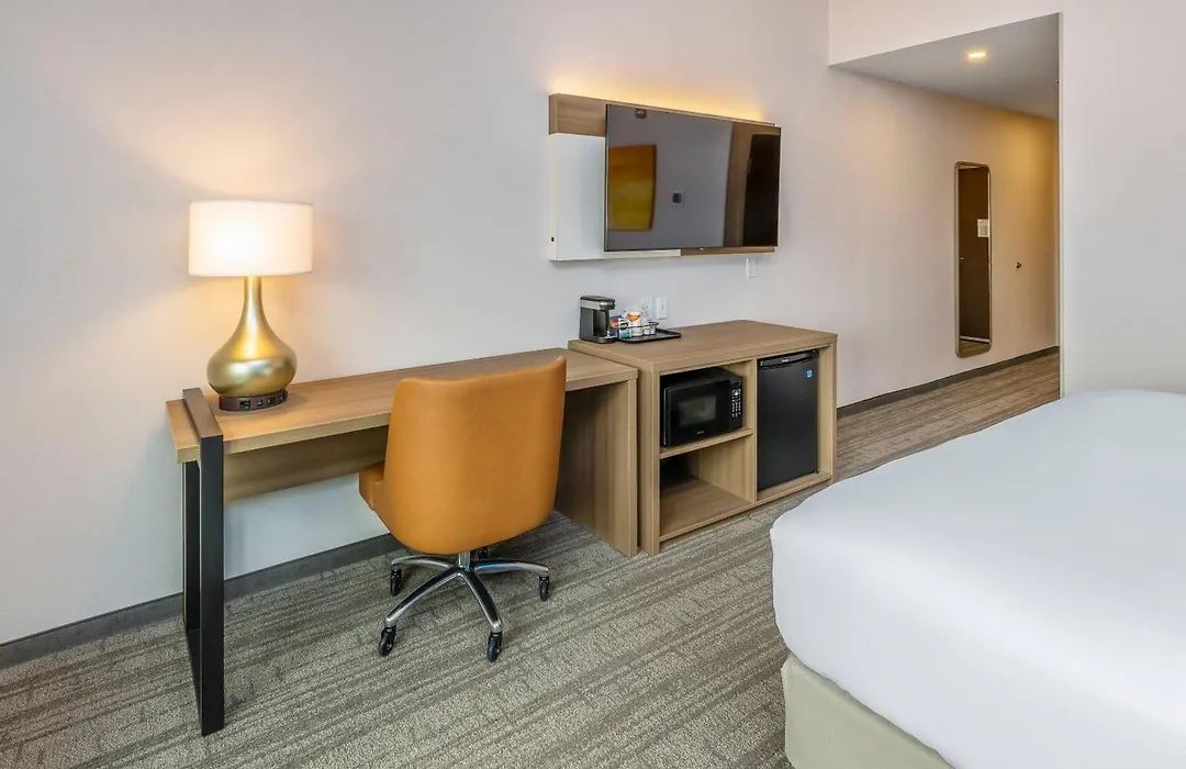 Comfort Inn & Suites-1