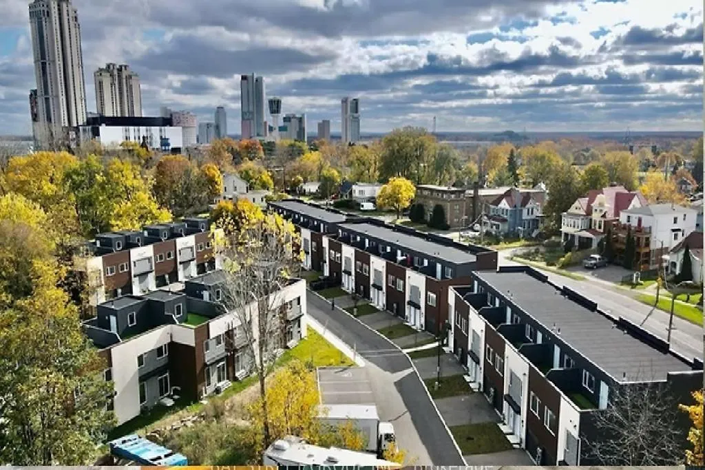 Bentley Commons Fallsview - Luxury 4 Bedroom 4 Bath Townhouse-1