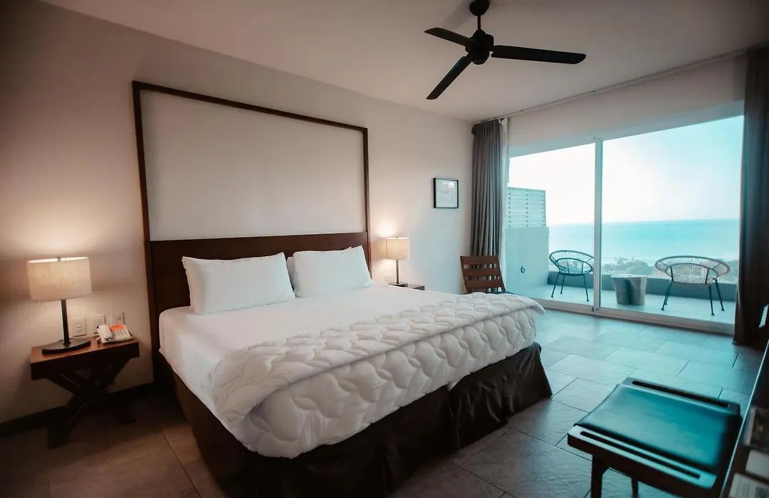 Wyndham Tamarindo-1