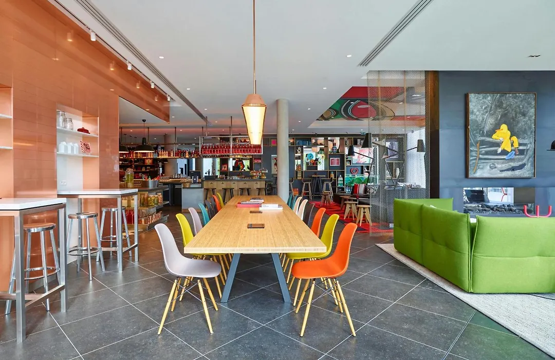 citizenM Paris La Défense-1
