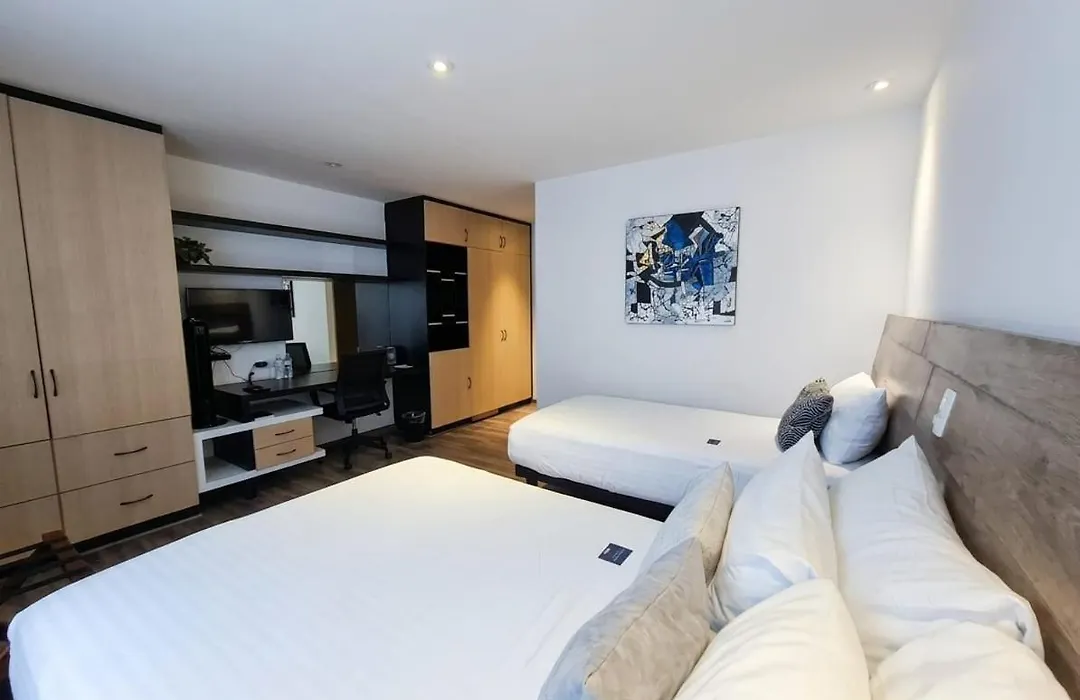 Room Hotel & Suites-1