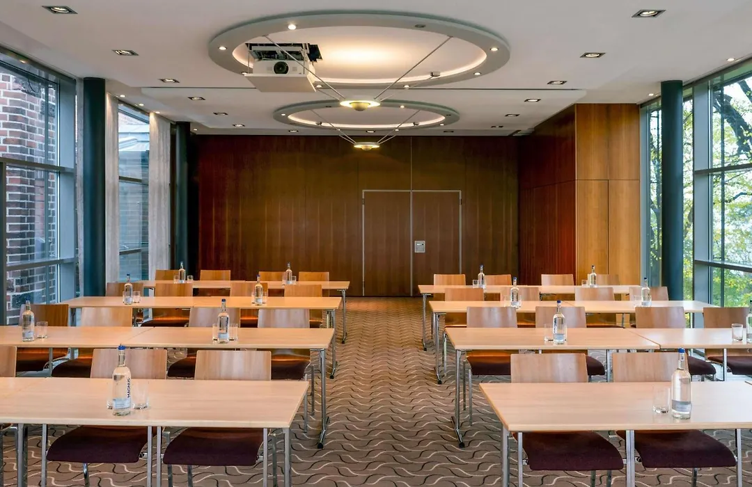 Mövenpick Hotel Hamburg-1