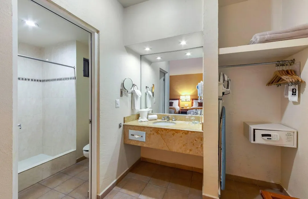 Comfort Inn Tampico-1
