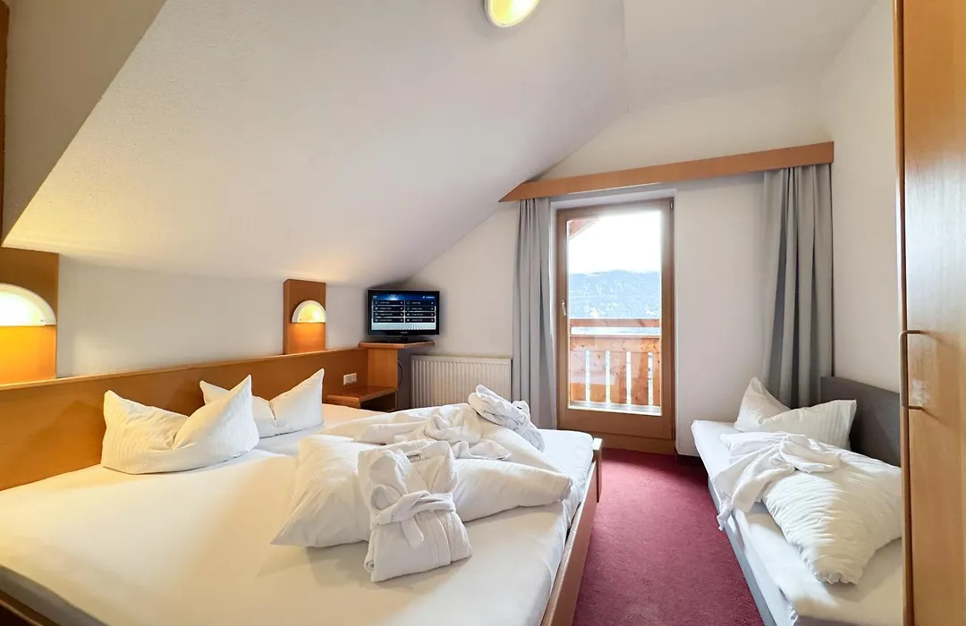 Erlebnishotel Fendels-1
