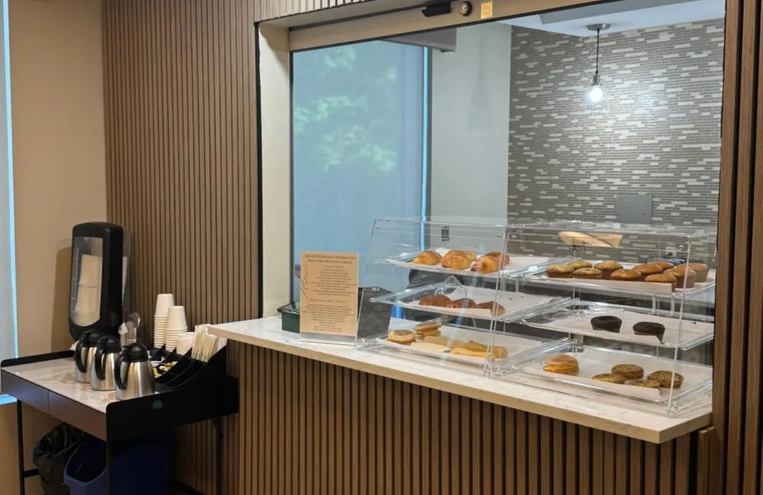 Best Western Plus Hotel Montreal-1