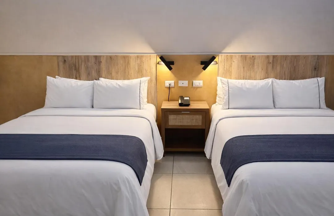 Hotel Los Robles-1