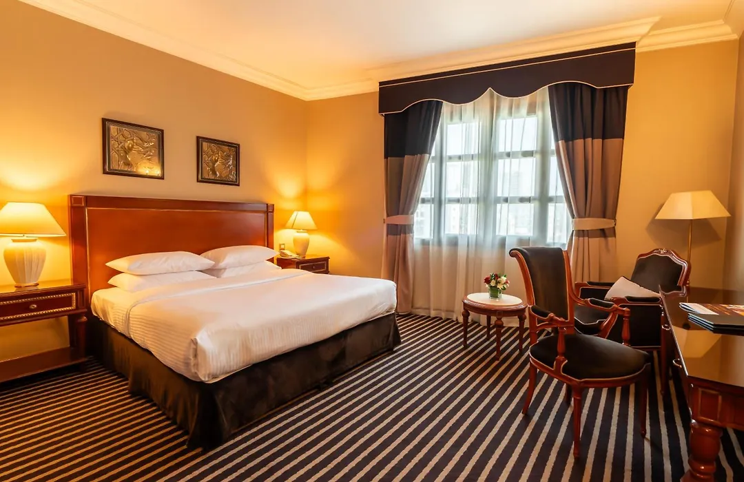 Royal Ascot Hotel-1