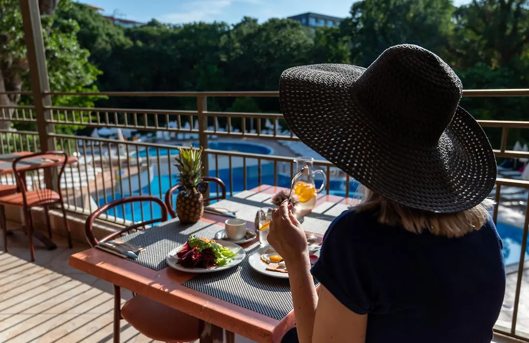 Kristal Hotel-1