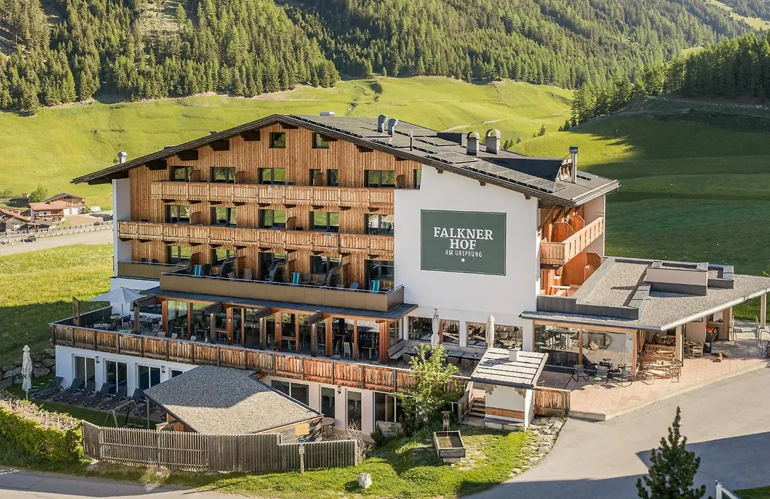 Hotel Falknerhof-1