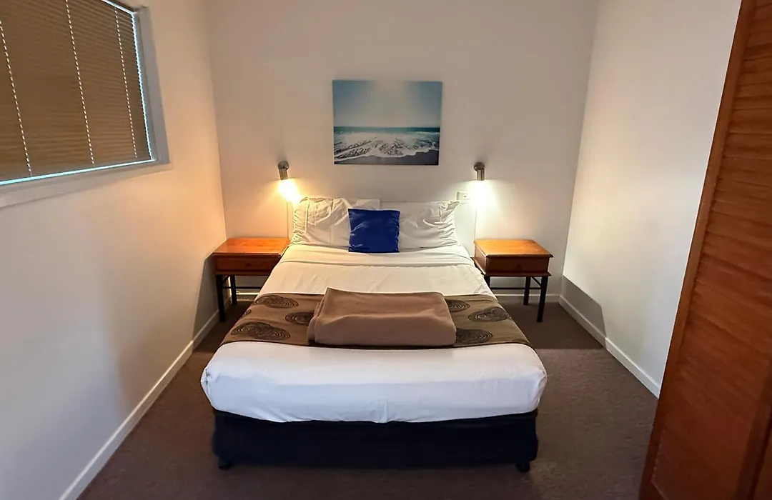 Tower Court Motel (Adults Only)-1