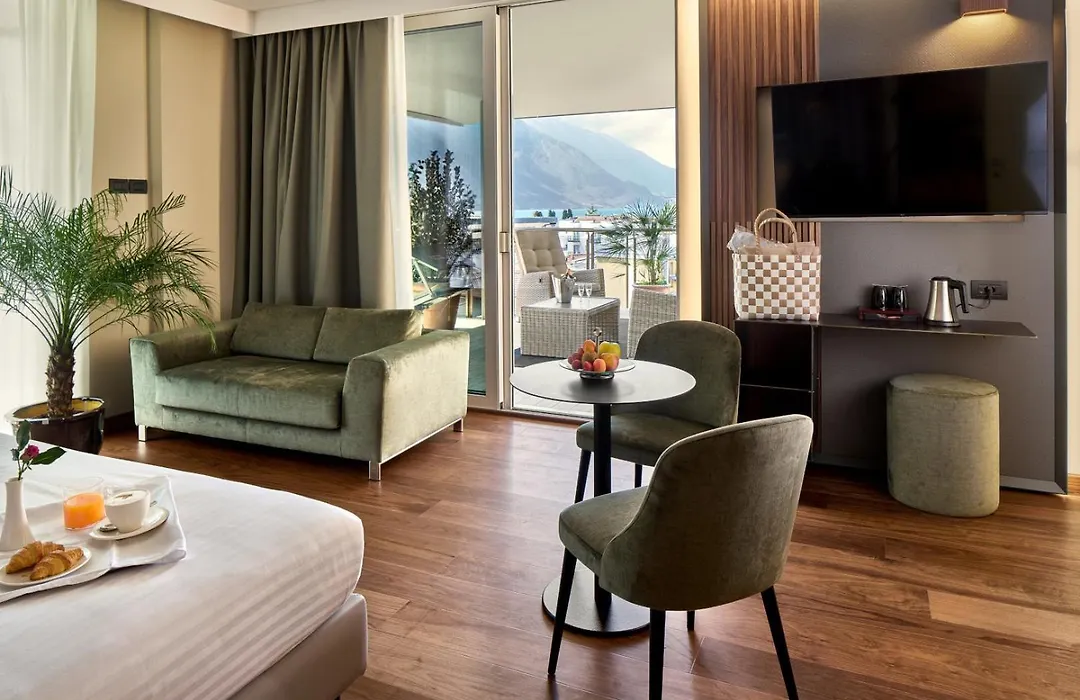 Hotel Kristal Palace - Tonelli Hotels - Adult Friendly-1