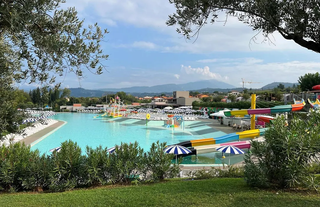 Sisan Family Resort-1