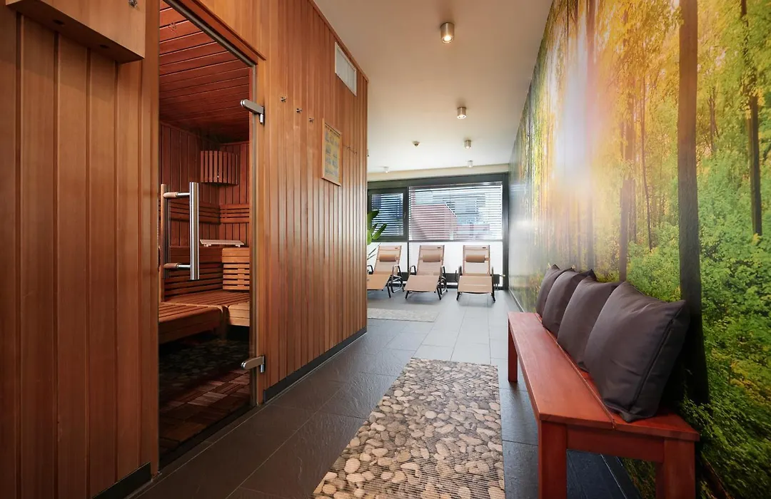 Novina Hotel Tillypark-1