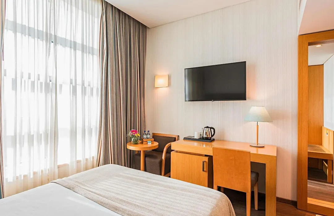 Mercure Lisboa Almada-1