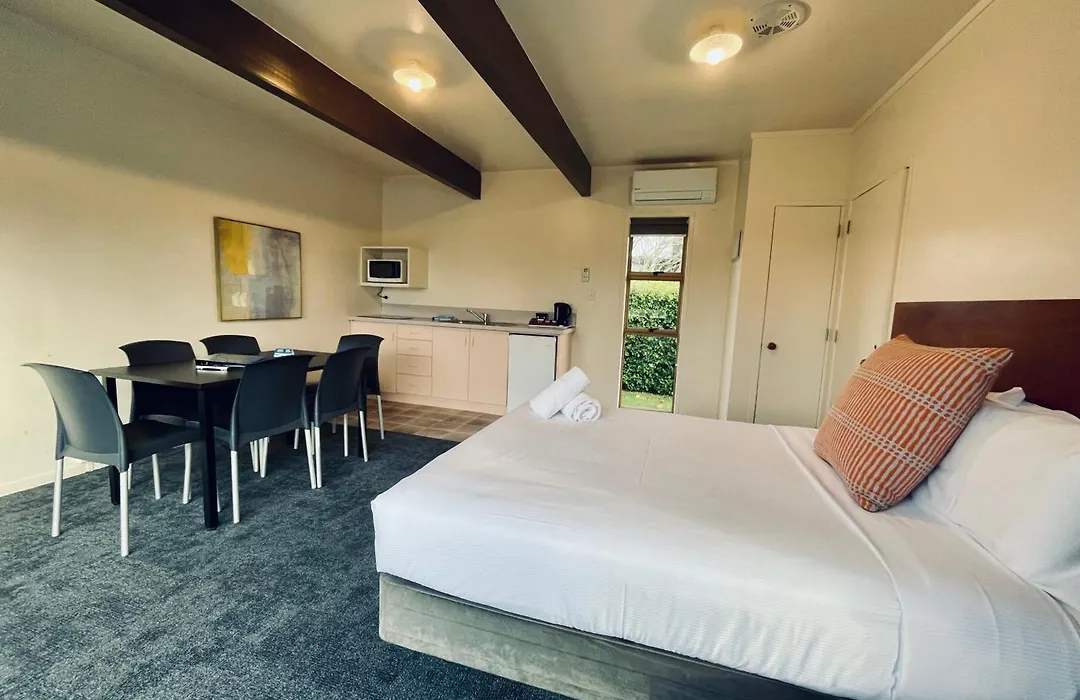 Cambridge Top 10 Holiday Park-1