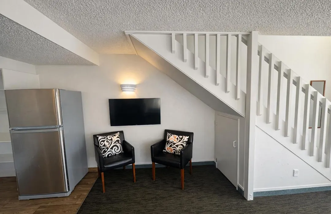 Bk'S Fountain Court Motel-1