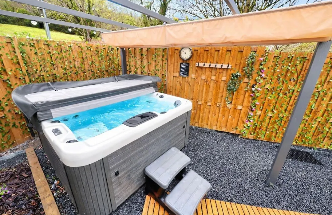Dolgun Uchaf Historic B&B And Cottages With Boutique Bedrooms In The Heart Of Snowdonia-1