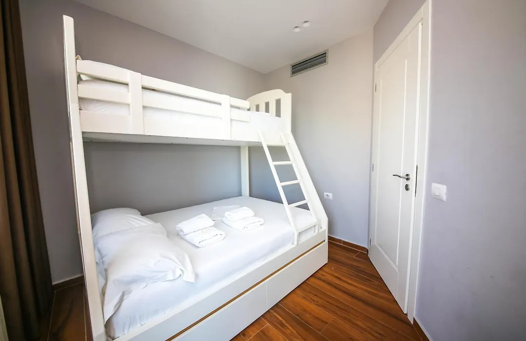 King Hotel Ksamil-1