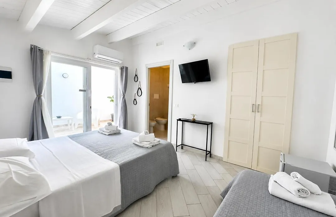 Carfagnini Rooms-1