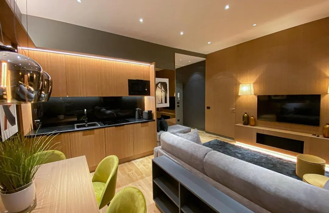 Luxurious Apartments In The Center Of Rome-1