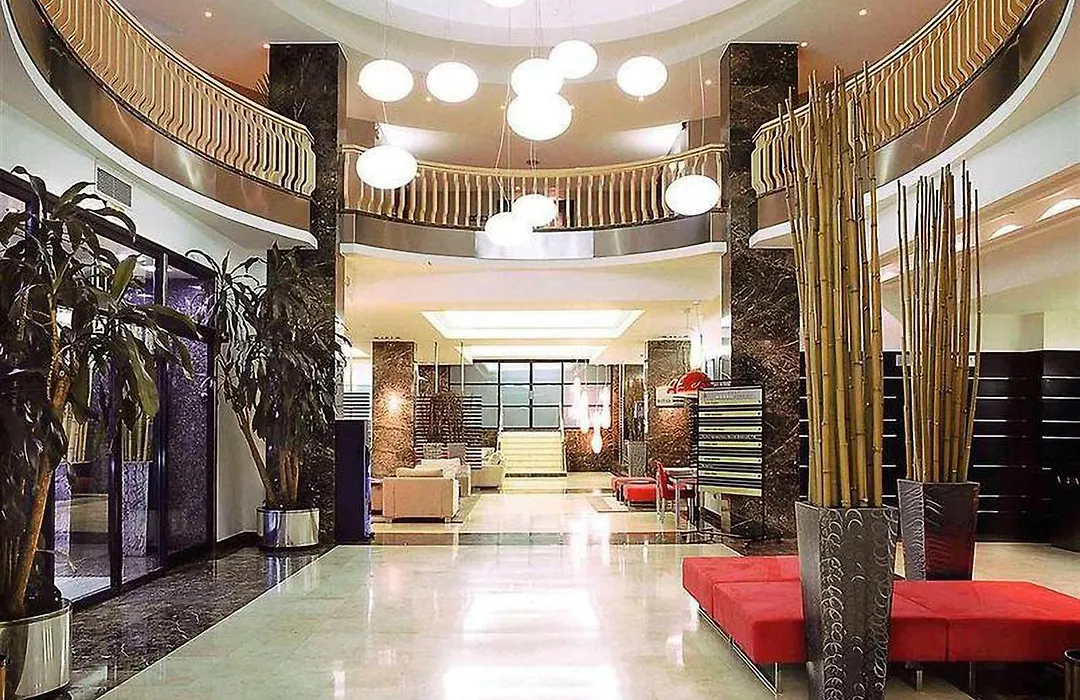 Hotel Ilunion Abando Bilbao-1