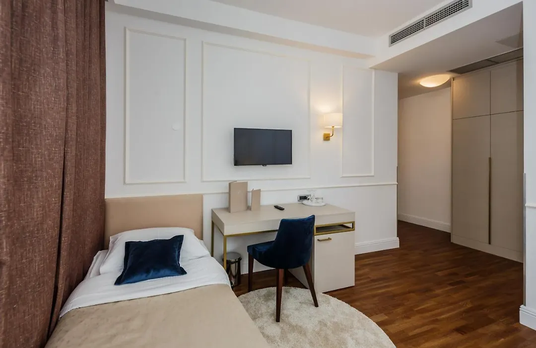 Art Hotel-1