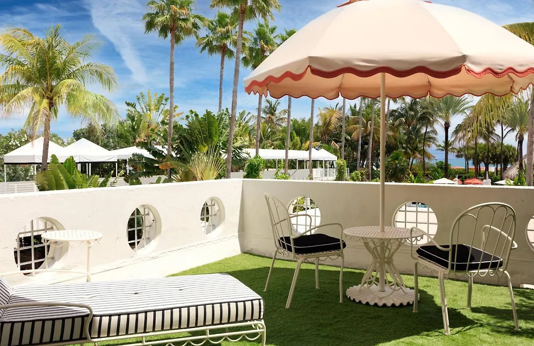 Kimpton Surfcomber Hotel By Ihg-1