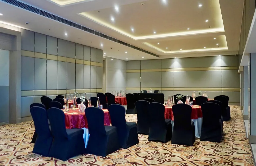 Golden Tulip Lucknow-1
