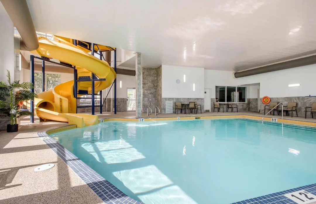 Comfort Inn & Suites-1