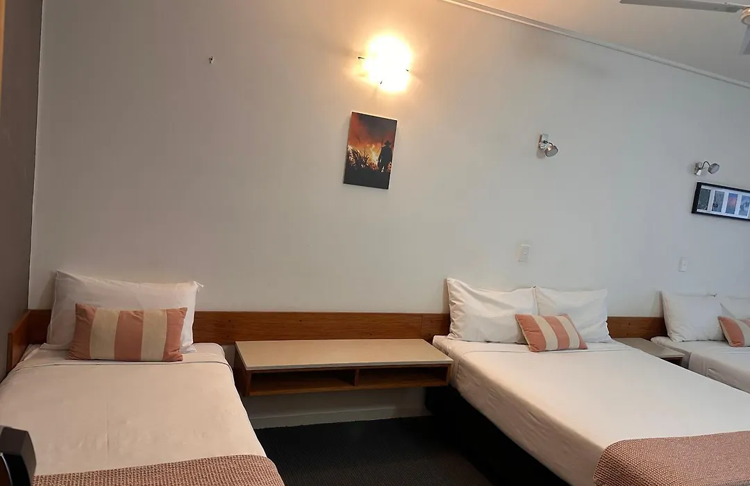 Ayr Traveller'S Motel-1
