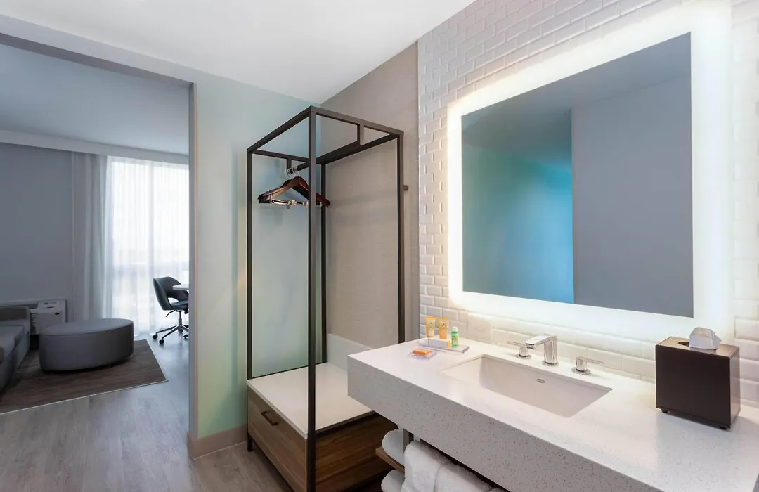 Wyndham Garden Miami International Airport-1