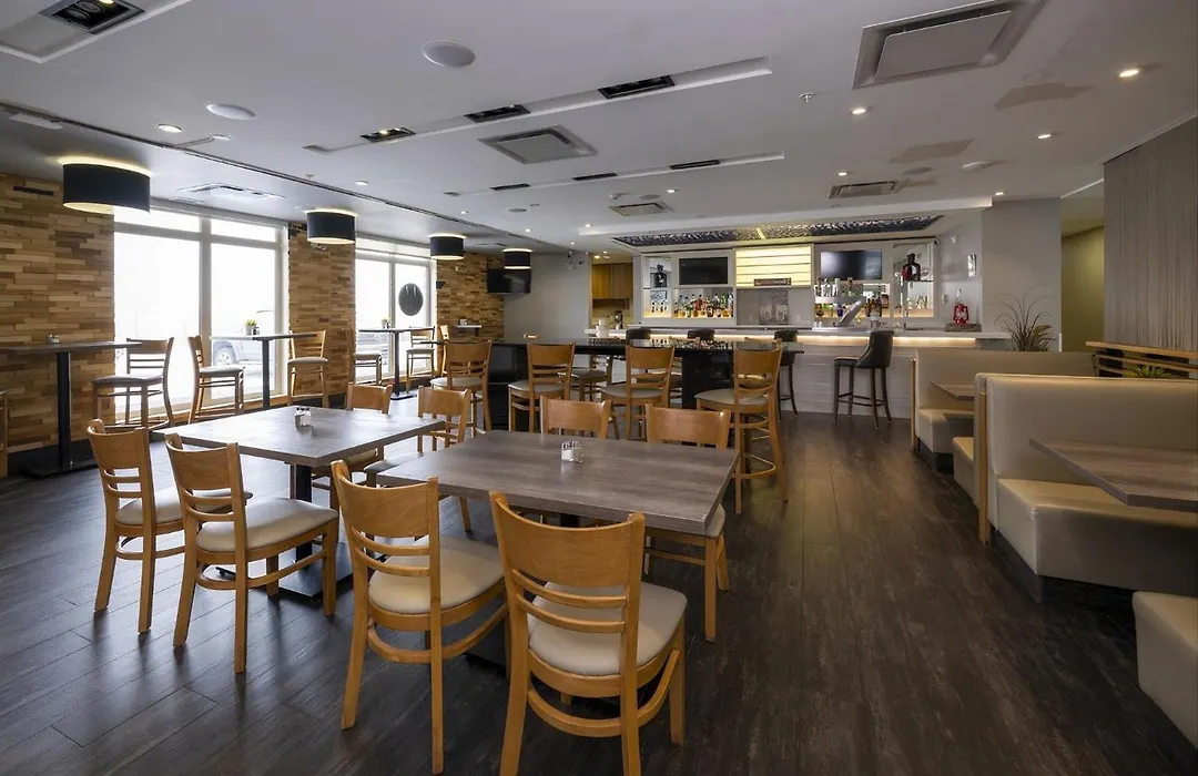 Radisson Hotel Edmonton Airport-1
