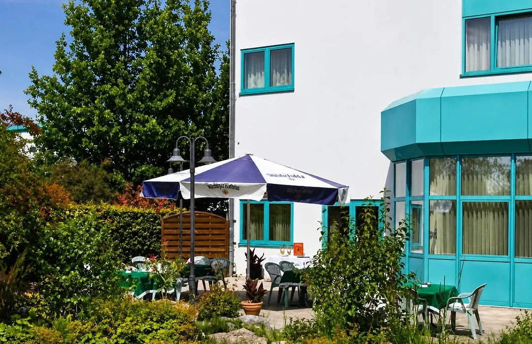 Sunday Hotel Stuttgart Herrenberg-1