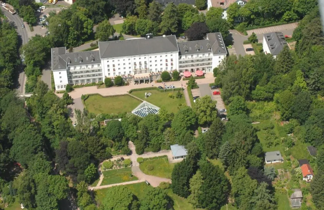 Sunday Hotel Friedrichroda & Spa-1