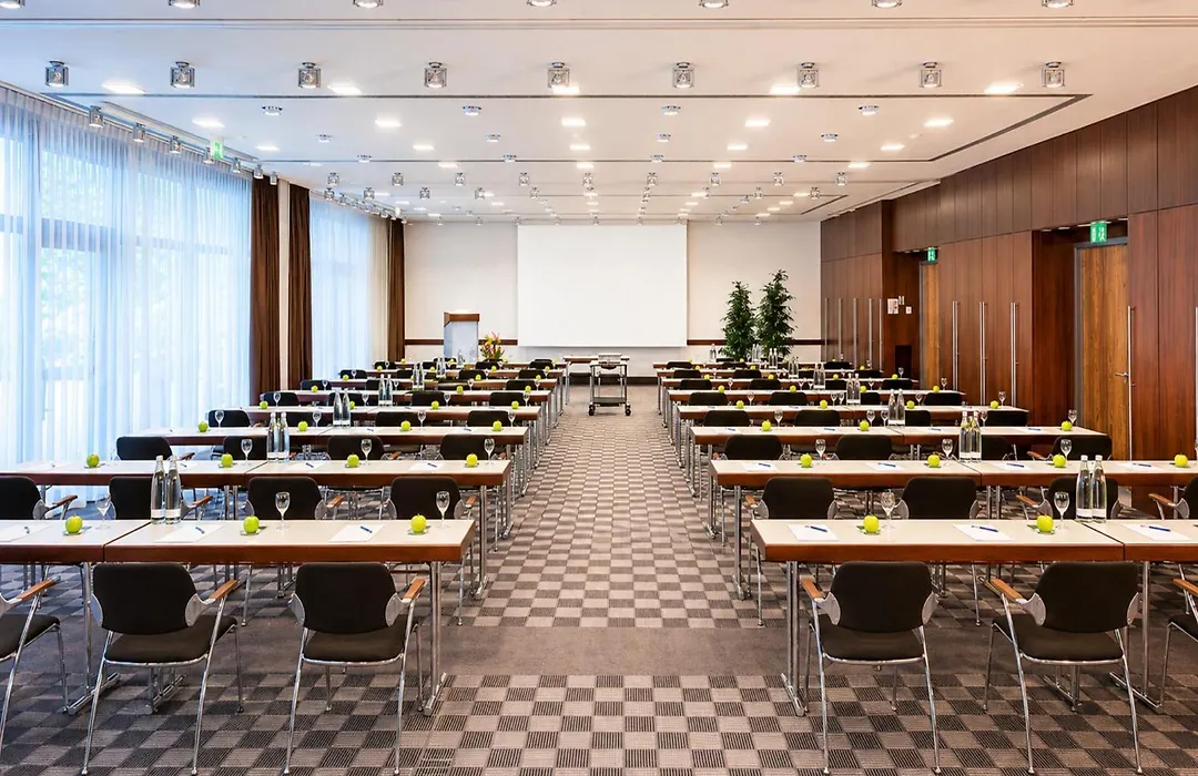 Dorint An der Kongresshalle Augsburg by Sunday Hotels-1