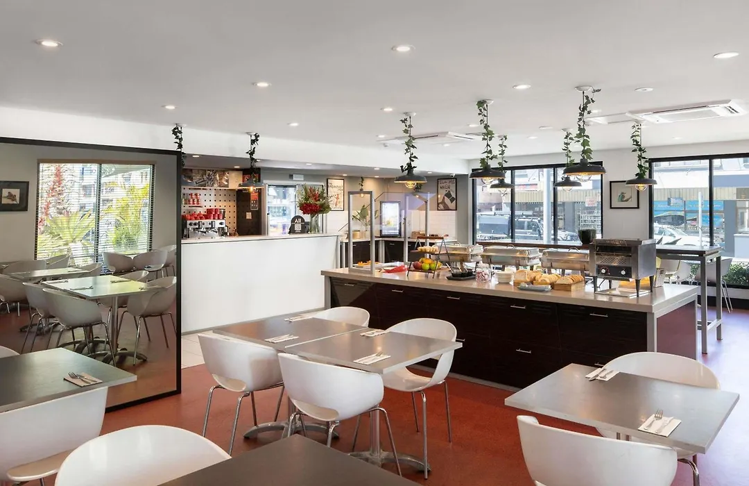 Ibis Newcastle-1