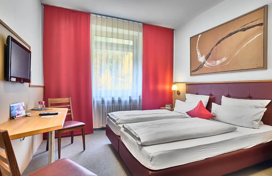 Landhotel-Neunburg-1